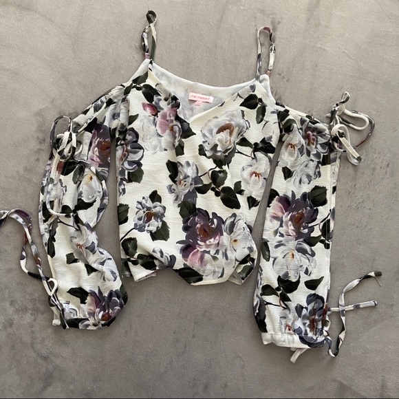 3 Floral Blouse Bundle Size SSM - Picture 11 of 11